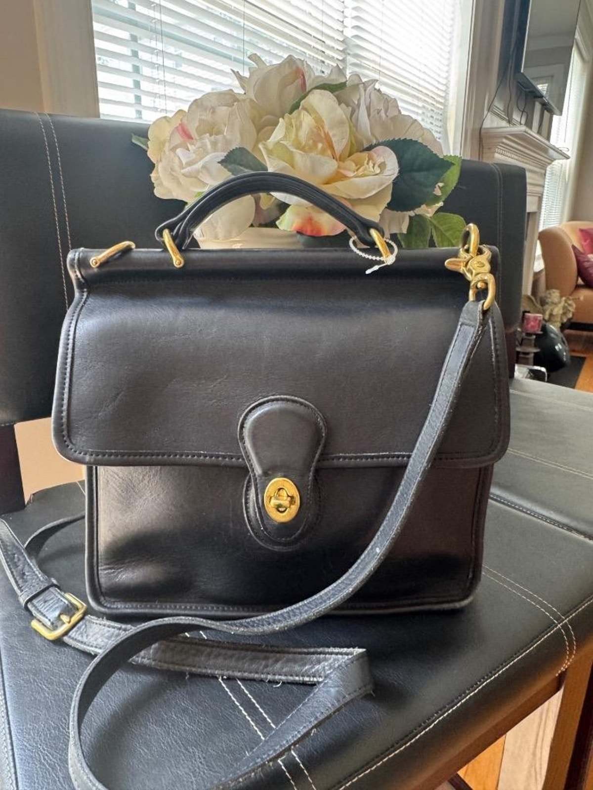 Coach Vintage Black Leather Willis 9927 Messenger Crossbody Hand Bag ([U500